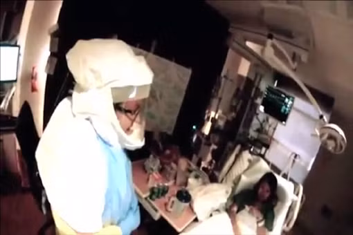 Tín hiệu lạc quan trong cuộc chiến chống Ebola ảnh 1