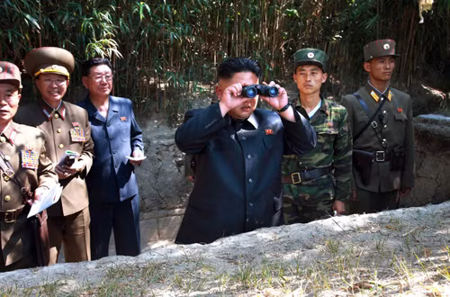 Những buổi thị sát vui vẻ của ông Kim Jong-un ảnh 9