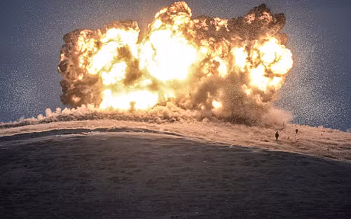 Mỹ nhồi lửa cứ điểm của IS trên đồi Kobane ảnh 2