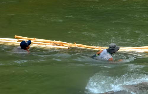 'Cõng' keo qua sông: Ẩn họa khôn lường ảnh 1