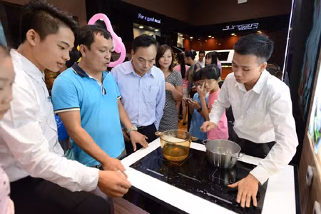 Vincom Center Hạ Long: Náo nức mua sắm trong ngày khai trương ảnh 5