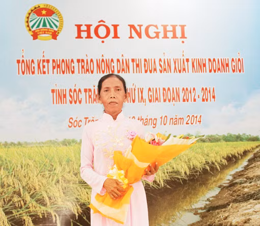Người phụ nữ Khmer thoát nghèo điển hình ảnh 1