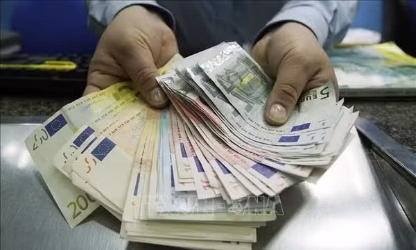 Ukraine chịu sức ép lạm phát khi giá nhiên liệu tăng gần 40%