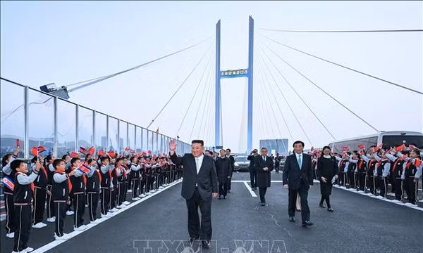 Thông điệp sau chuyến thăm thành phố biên giới Trung Quốc của nhà lãnh đạo Triều Tiên