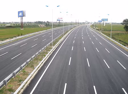 Thông xe kỹ thuật thêm 26km cao tốc Nội Bài-Lào Cai ảnh 1