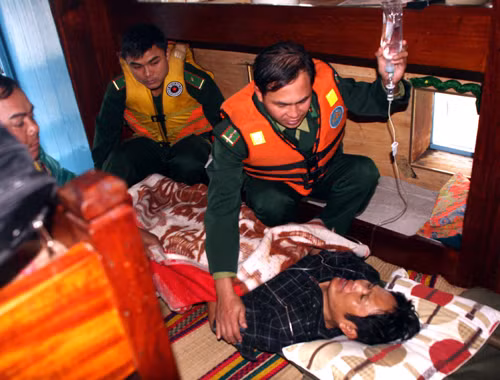 Chăm sóc sức khoẻ quân dân nơi đảo tiền tiêu Cù Lao Chàm ảnh 1