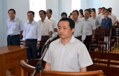 Trưởng phòng đăng ký đất đai tỉnh lĩnh án 10 năm tù ảnh 1