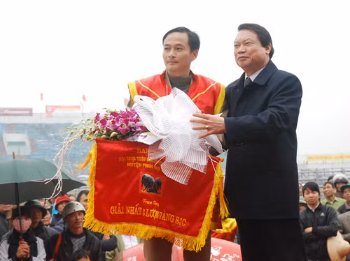 Những pha đấu nảy lửa ở hội chọi trâu Hà Nội ảnh 11