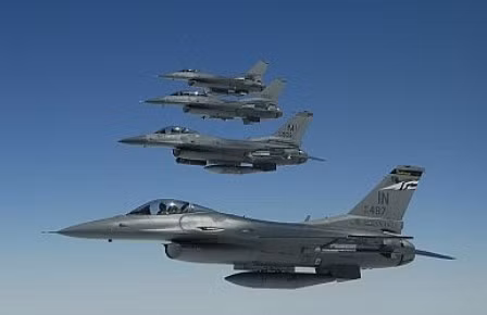 Pakistan mua 13 chiến đấu cơ F-16 ảnh 1