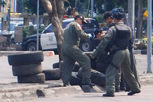 Thủ tướng Thái Lan Yingluck kêu gọi đàm phán ảnh 1