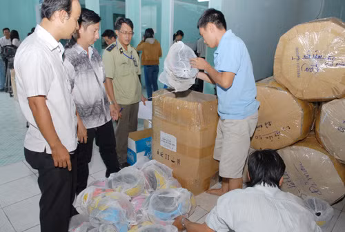 Phát hiện doanh nghiệp sản xuất mũ bảo hiểm rởm ảnh 1