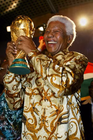 Những khoảnh khắc ghi dấu trong cuộc đời Nelson Mandela ảnh 18