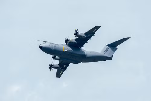 A400M - 'quái vật bay' mới của không quân Pháp ảnh 7