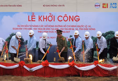 Nâng cấp, mở rộng đường Hồ Chí Minh ảnh 1