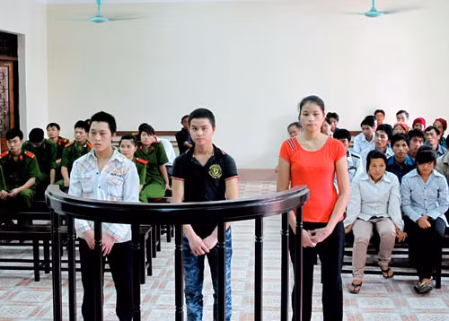 Lừa bán trẻ, lĩnh án 17 năm tù ảnh 1