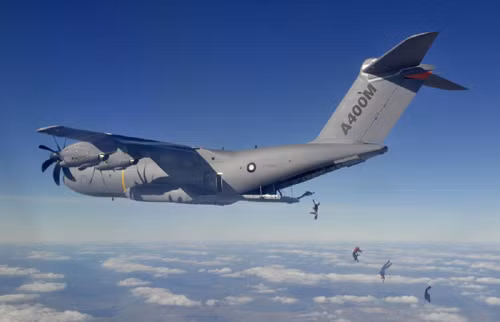 A400M - 'quái vật bay' mới của không quân Pháp ảnh 6