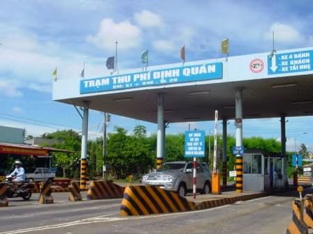 Trạm thu phí QL 20 phải di dời đúng thời gian ảnh 1