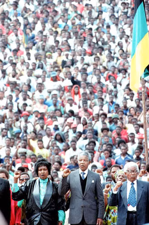 Những khoảnh khắc ghi dấu trong cuộc đời Nelson Mandela ảnh 6
