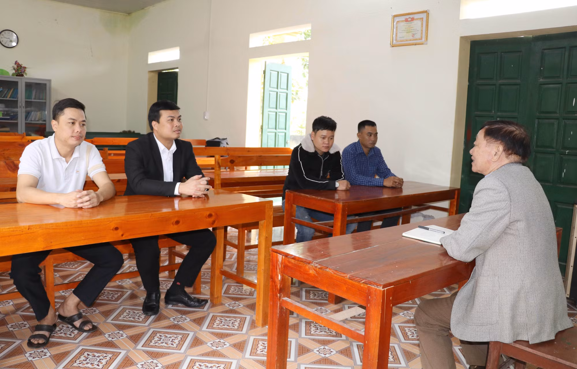 Sinh hoạt chi bộ vùng dân tộc thiểu số tại xã Cúc Phương, tỉnh Ninh Bình.