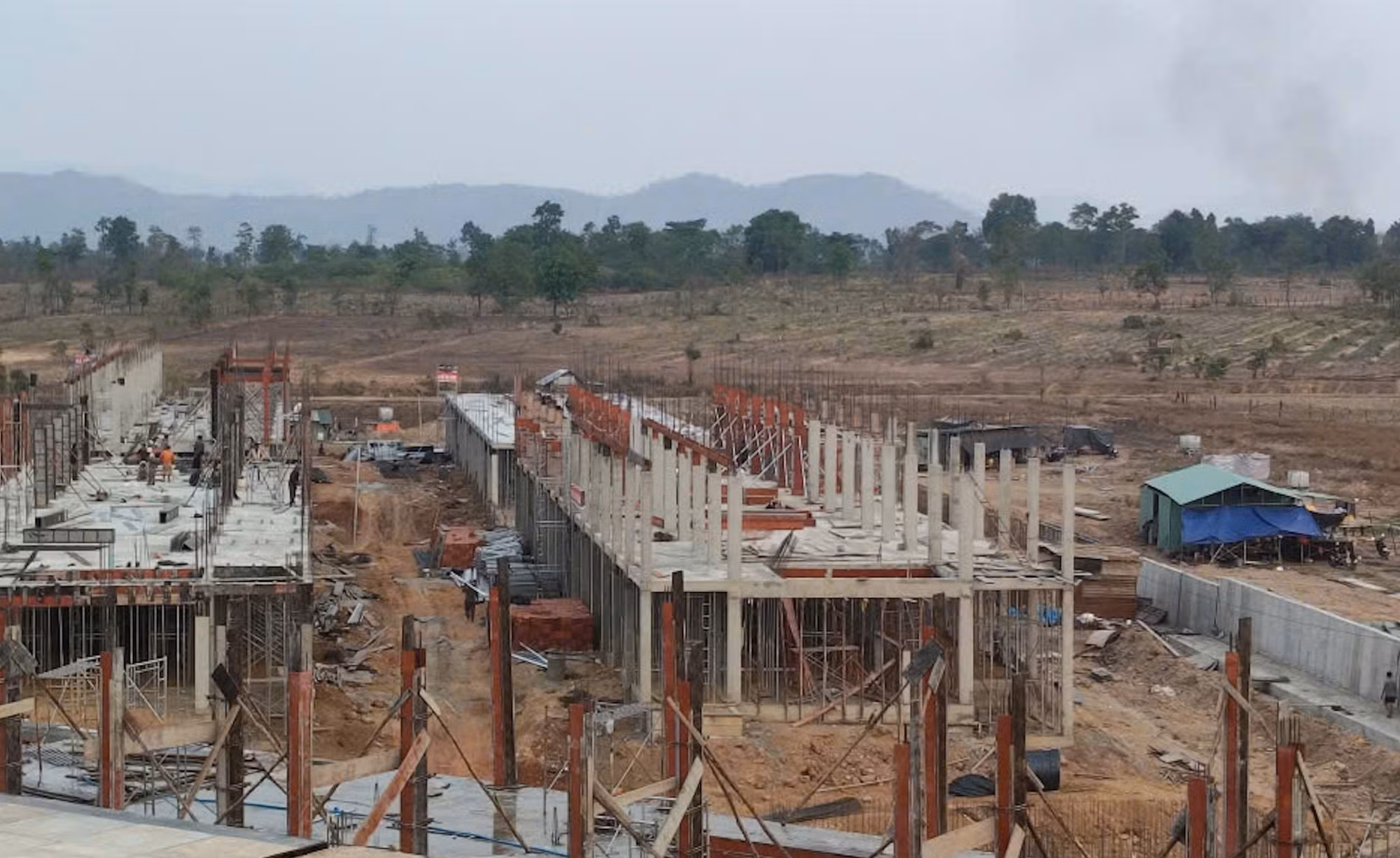 Dự án xây dựng Trường Phổ thông nội trú liên cấp Tiểu học và Trung học cơ sở tại xã Ia Mơ đã hoàn thành được 35% khối lượng.