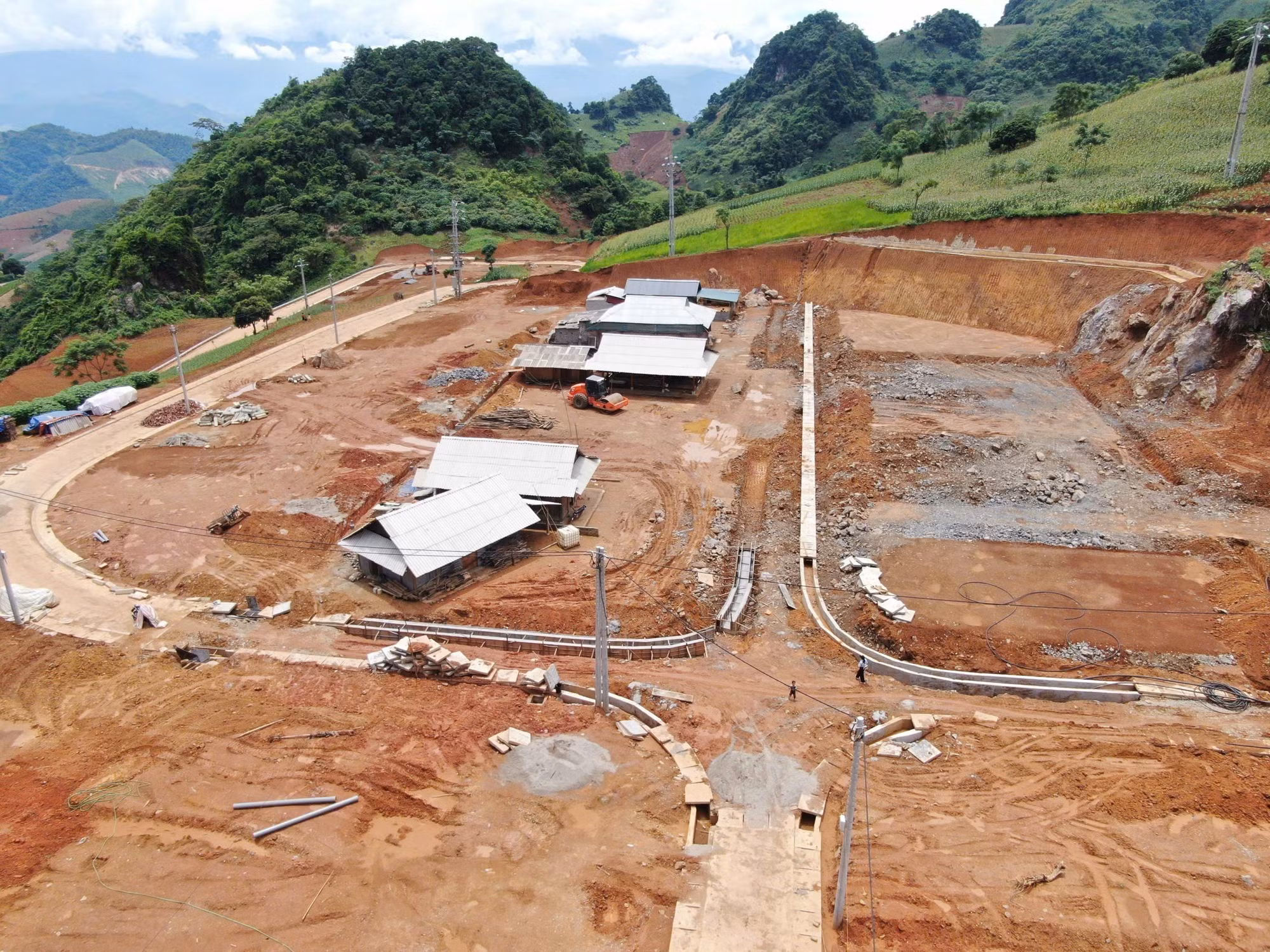 Toàn cảnh Dự án di dân khẩn cấp thôn Suối Lóp, xã Văn Chấn (Lào Cai).