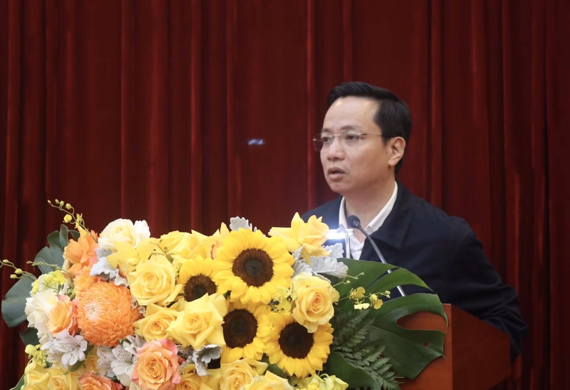 Chủ tịch UBND tỉnh Cao Bằng Lê Hải Hoà phát biểu tại hội nghị.