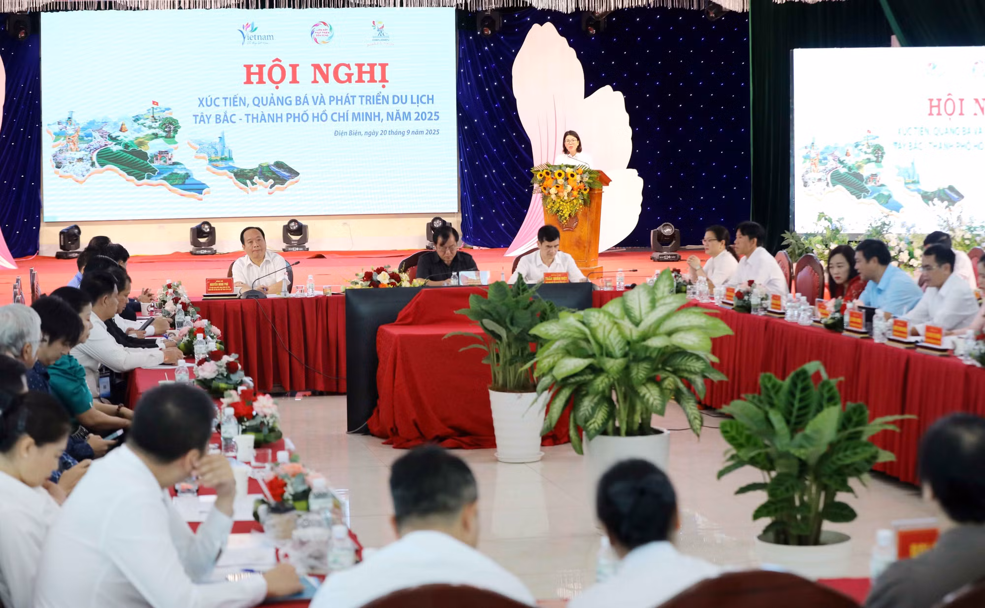 Quang cảnh Hội nghị nghị Xúc tiến, quảng bá và phát triển du lịch Tây Bắc - Thành phố Hồ Chí Minh, năm 2025. Ảnh: Trung Kiên/TTXVN