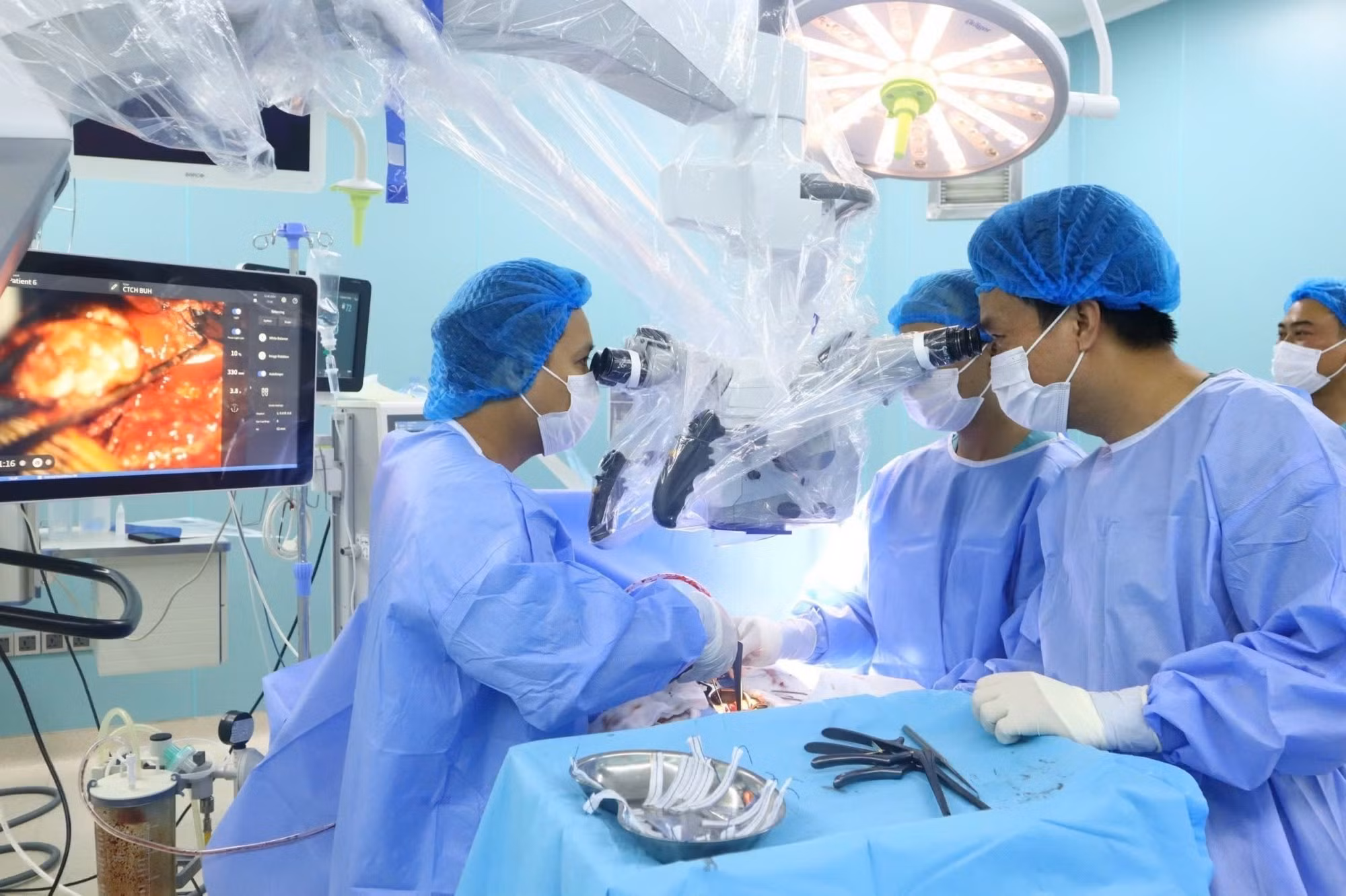 Bệnh viện Đại học Y Dược Buôn Ma Thuột ứng dụng các kỹ thuật cao nâng cao hiệu quả điều trị. Ảnh: CTV/TTXVN phát
