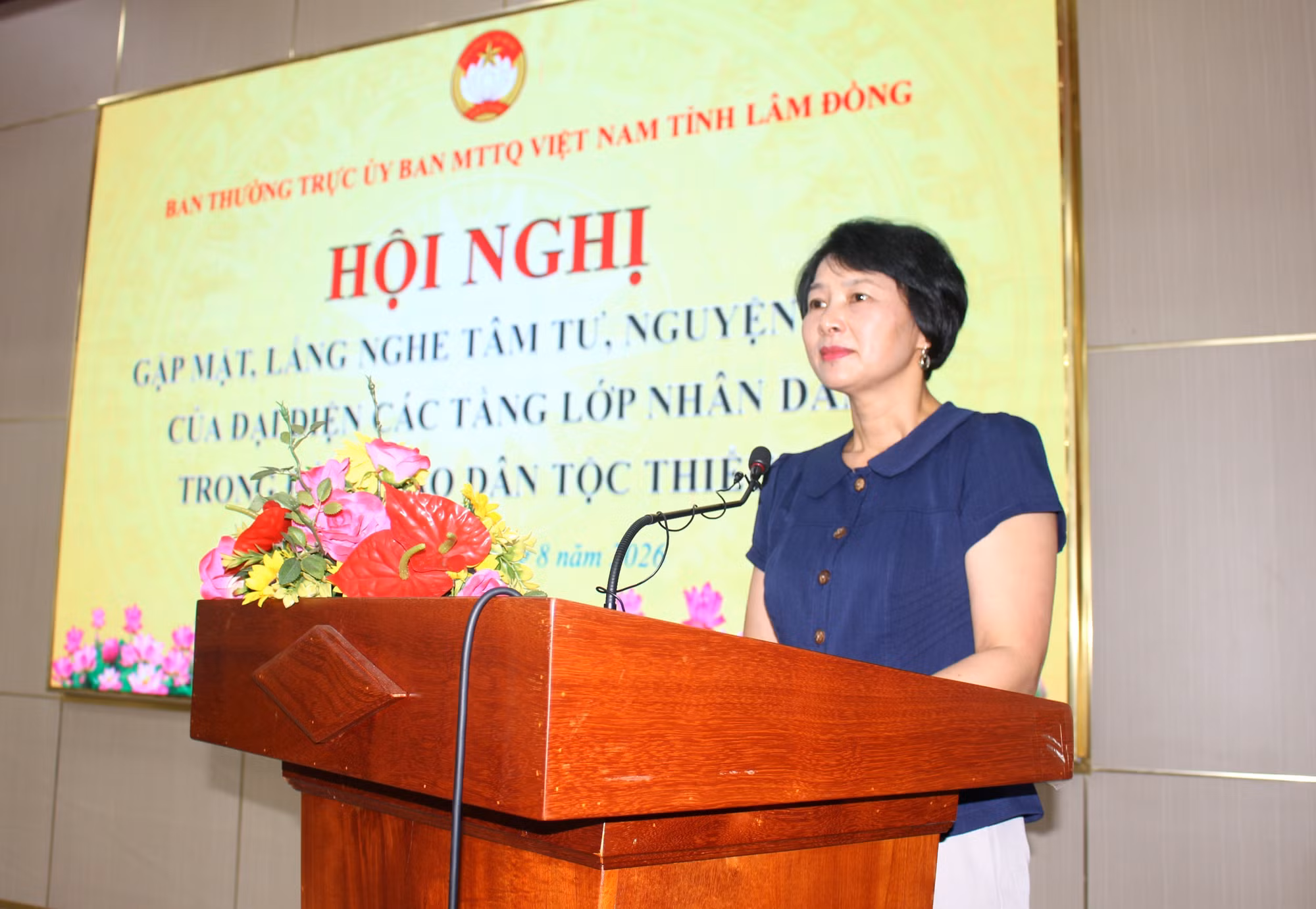 Bà Phạm Thị Phúc, Phó Bí thư Tỉnh ủy, Chủ tịch Ủy ban MTTQ Việt Nam tỉnh Lâm Đồng, phát biểu tại Hội nghị.