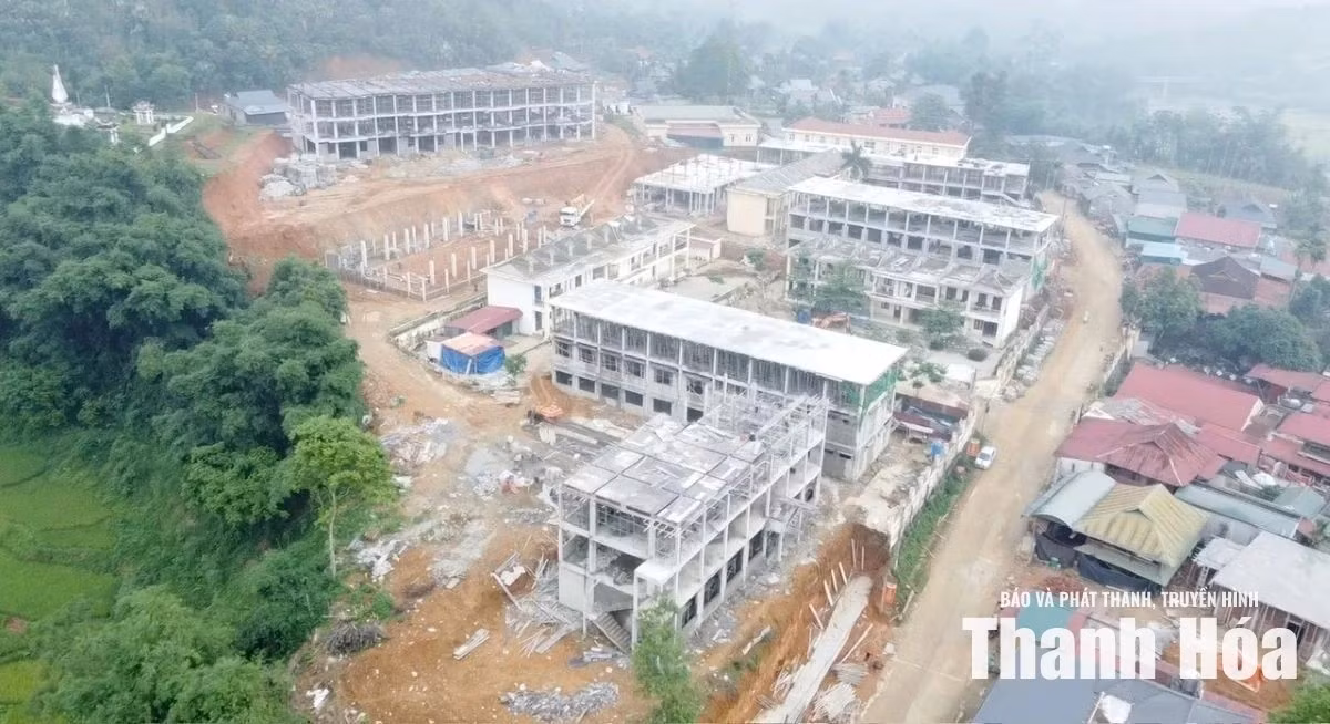 Sau hơn 7 tháng thi công, dự án đạt khoảng 63% giá trị hợp đồng; các hạng mục chính như phần mái, xây trát, hoàn thiện, ốp lát đều đạt từ 50 - 65% khối lượng. Ảnh TTXVN phát