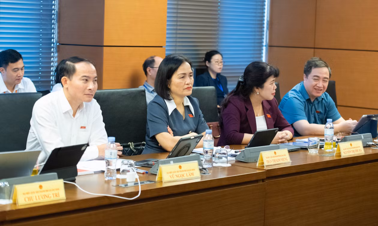 Lấy người dân và quyền lợi cộng đồng làm trung tâm khi xây dựng luật