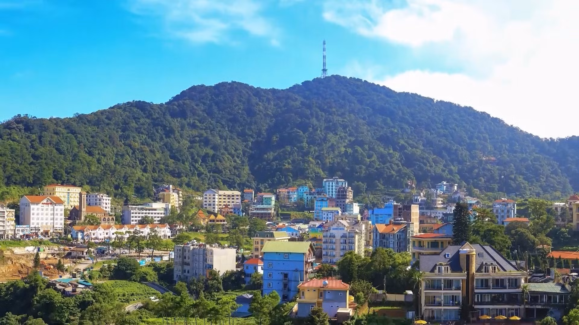Hạ tầng, cơ sở lưu trú tại Khu du lịch Tam Đảo ngày càng được đầu tư, phát triển. Ảnh: Nguyễn Thảo/TTXVN