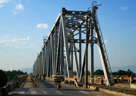 Cầu Việt Trì xuống cấp nghiêm trọng ảnh 1