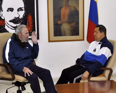 Hồi phục hậu phẫu, tổng thống Chavez gặp lãnh tụ Fidel Castro ảnh 1