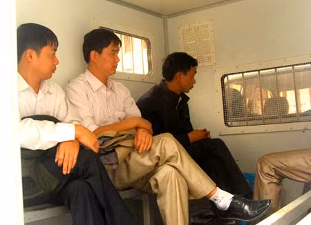 Tóm gọn 4 lãnh đạo cấp huyện sát phạt nhau trên chiếu bạc ảnh 1