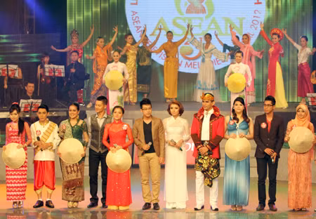 Liên hoan tiếng ca truyền hình ASEAN 2012 ảnh 6