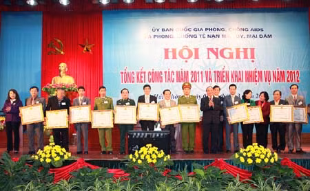 Tạo chuyển biến tích cực trong công tác phòng, chống AIDS, ma túy, mại dâm ảnh 1
