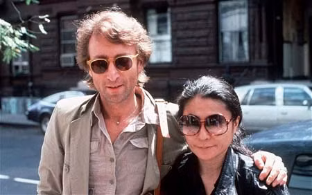 John Lennon mắc chứng cuồng ăn? ảnh 1
