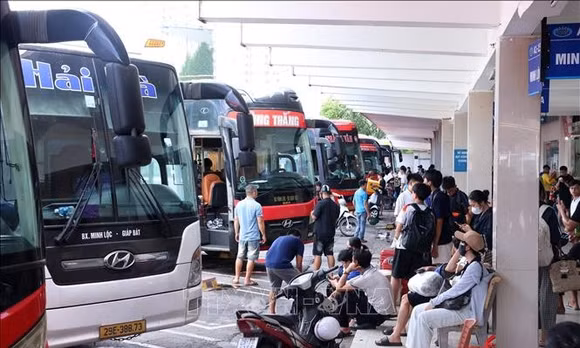 Hà Nội yêu cầu rà soát, giảm giá cước vận tải khi giá nhiên liệu giảm