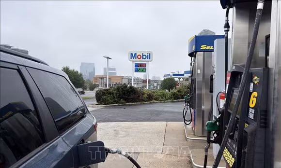 Bộ trưởng Năng lượng Mỹ dự báo giá xăng, dầu diesel tiếp tục giảm