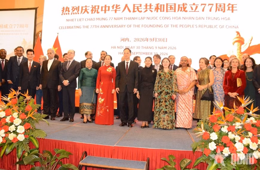 tiec-chieu-dai-dsqtq.jpg