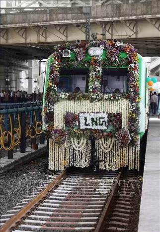tau-ando-lng.jpg