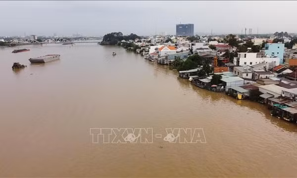 Lũ trên sông Đồng Nai vượt báo động 1, nguy cơ lũ quét, sạt lở tại Lâm Đồng