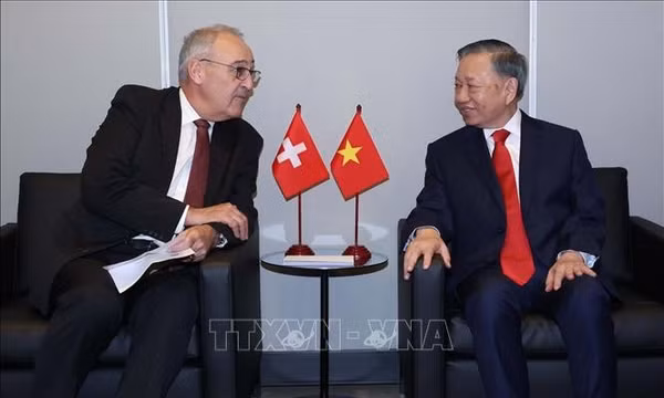 Tổng Bí thư, Chủ tịch nước Tô Lâm gặp Tổng thống Thụy Sỹ