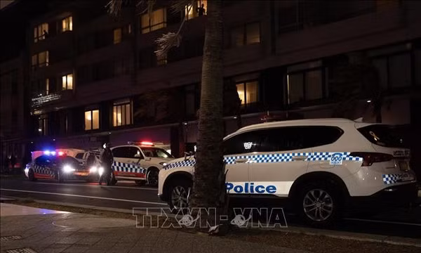 Xe ô tô đâm vào đám đông cổ động viên ở Australia làm 10 người bị thương
