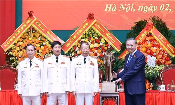 Tổng Bí thư, Chủ tịch nước Tô Lâm dự Đại hội toàn quốc lần thứ II Hội Cựu Công an nhân dân Việt Nam