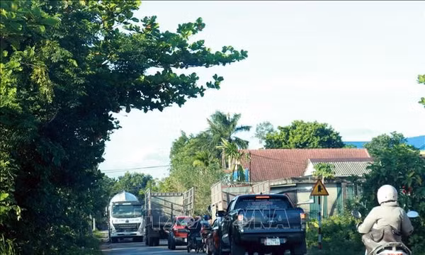 Né trạm thu phí BOT, nhiều tuyến đường dân sinh chịu áp lực giao thông