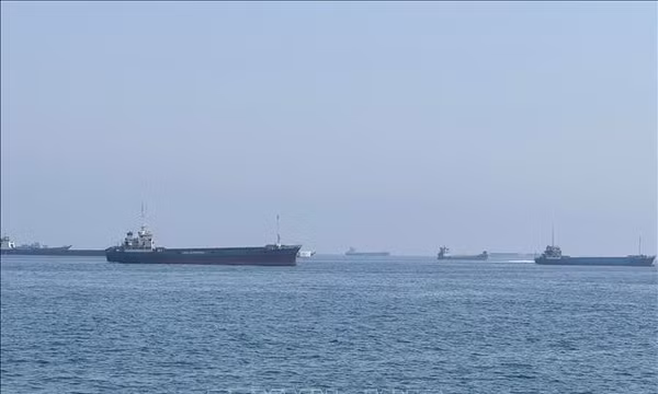 Tắc nghẽn ở Eo biển Hormuz: Tàu Thổ Nhĩ Kỳ đầu tiên được phép đi qua vì một lý do đặc biệt