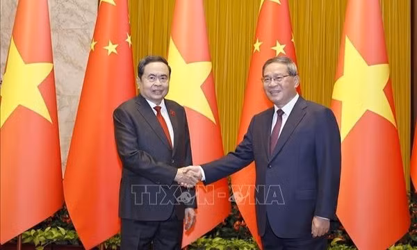 Chủ tịch Quốc hội Trần Thanh Mẫn hội kiến Thủ tướng Trung Quốc Lý Cường