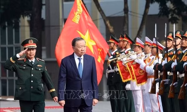 Tổng Bí thư, Chủ tịch nước Tô Lâm dự Lễ kỷ niệm 80 năm Ngày truyền thống Lực lượng vũ trang Quân khu 2